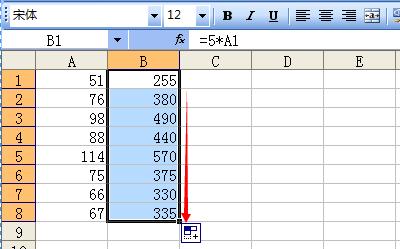 excel中怎么实现一个数值与另一列所有数值相乘